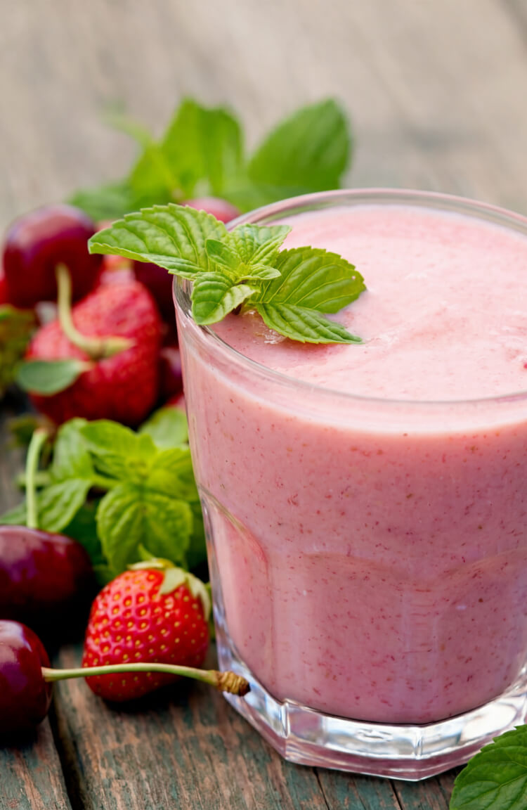 Mandelbutter & Erdbeer-Smoothie