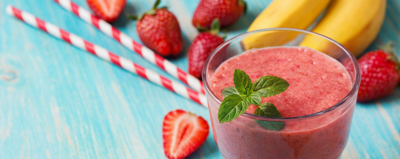 Mandelbutter & Erdbeer-Smoothie