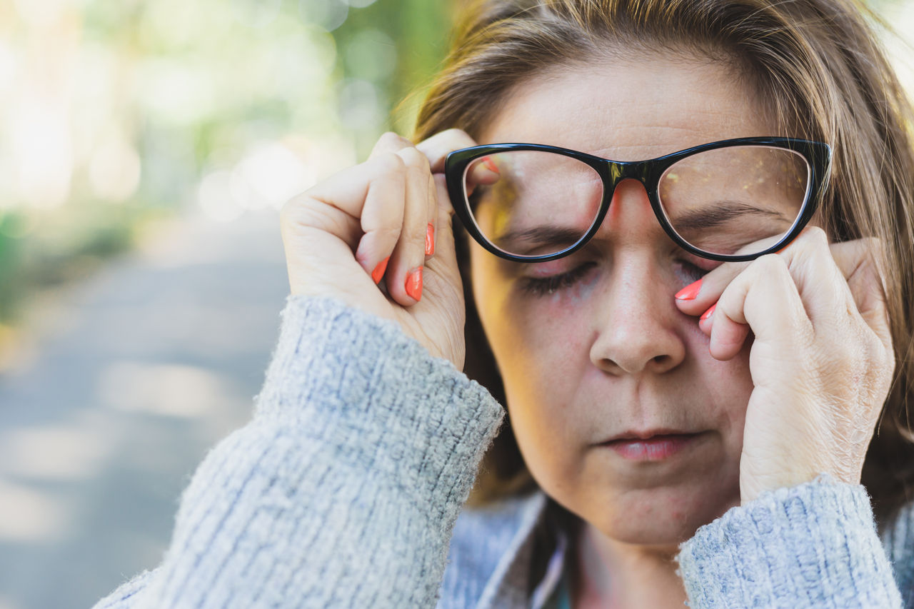 Augensymptome bei Myasthenia gravis – Ptosis und Doppelbilder